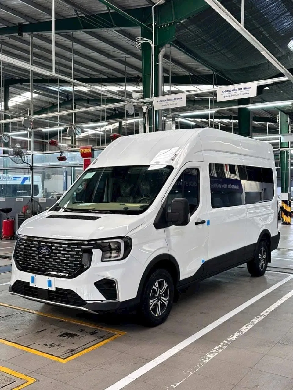 Xe 16 chỗ Transit